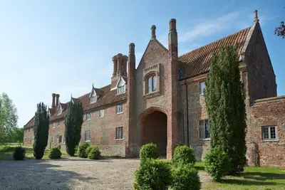 Image de Lavish Tudor Estate & Gardens - Sleeps 25!