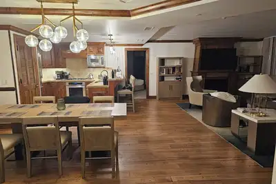 Image de Aspen Amazing Big Penthouse 2br 2. 5 Bath  Private Hot tub/Deck Wow view. sleep 6