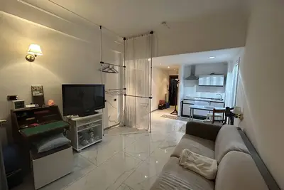 Large Room with private bathroom and balcony on the green