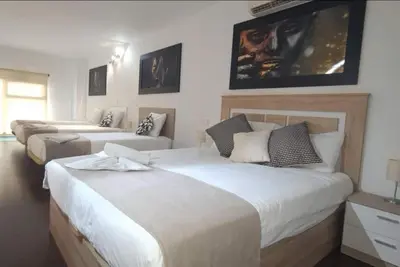 Image de Beautiful Superior Duplex with Terrace