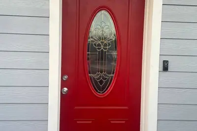 Image de TheRedDoor@ShermanAve near Downtown Nassau