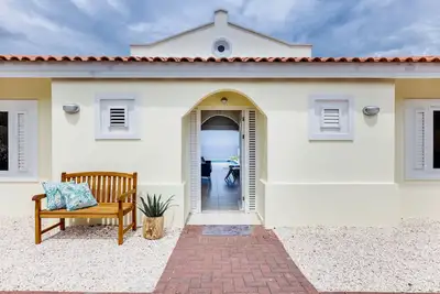 Image de Sunsets from Seaview 3 Bedroom Villa W/ Private pool - Coral Estate