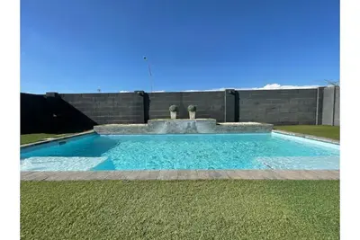 Image de Cubs Stadium in backyard/Heated Pool /Dog Friendly