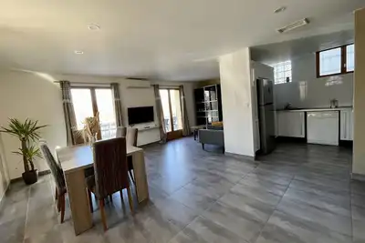 Image de Maison spacieuse avec grand jardin et parking à 20 min de Lyon