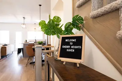 Image de Cherry Heights Haven: Delightful Designer Townhome