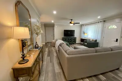 Image de Newly Remodeled 3-Bedroom Pet Friendly Home