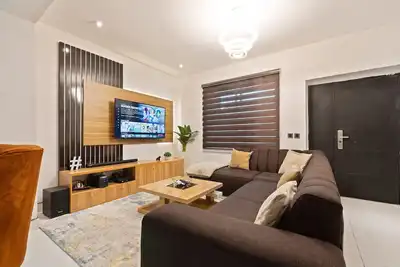 Image de Secure Lekki 1, 2Bed apt with Netflix, Wi-Fi Central to all things fun in Lagos!