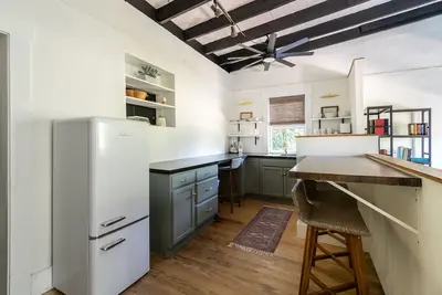 Image de Downtown Bellefonte Modern Loft- 9 miles to Psu