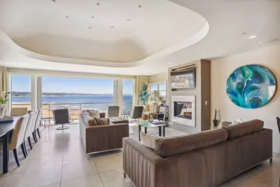 Image de Luxury Oceanside Dream – Steps to Capitola Beach