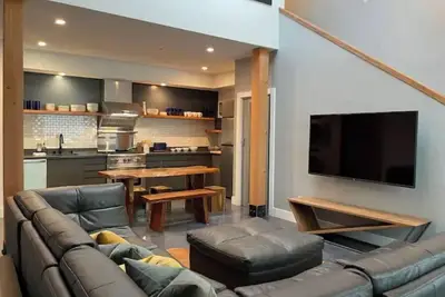 Image de Petaluma Warehouse Loft Collection  Unit E