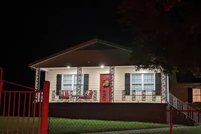 Image de The Corner Cottage with Private Fishing Pond