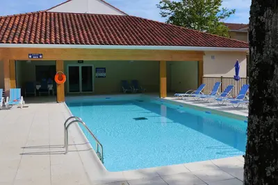 Image de Belle maisonnette duplex sur le lac!