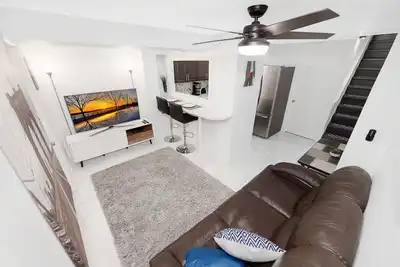 Image de Renovated private basement suite apartment in East Toronto