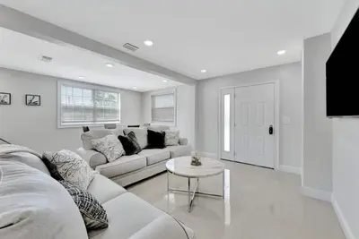 Image de Modern Happy Hollow House