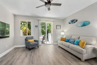 Image de Resort Vacation Home! Walk to Disney and Beach!