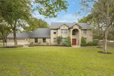 Image de Bring your extended family together for the holidays! 5 bedroom house on 5 acres