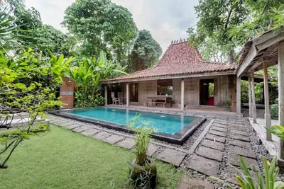 Image de Wahyu wonderful 4Bd villa with huge garden and 2 pools\n\n