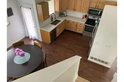 Image de 🏠 NEWly renovated, Private & Spacious Home