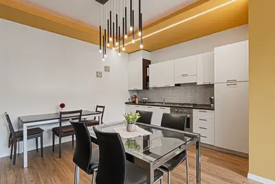 Image de Modern apartment a stone's throw from the lake with private parking