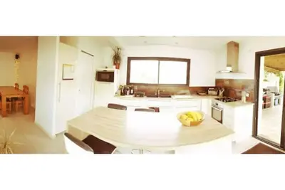 Image de Villa contemporaine avec piscine chauffée