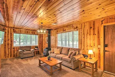 Image de Bring a Pet: Pinetop Cabin w/ Game Room!