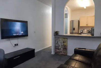Entire Rental, Easy Reach to Etihad Stadium