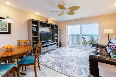 Image de Ocean front paradise, 6th story balcony ocean view