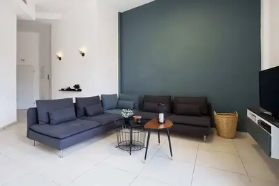 Flea Market 1br Olei Zion By Holiday-rentals