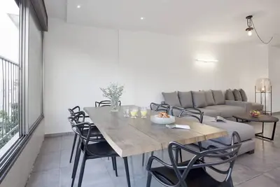 Image de Central 3br in Rupin by Holiday-rentals Safe Room