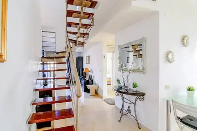 Duplex 2br Ben Yehuda by Holiday-rentals Safe Room