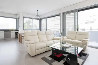 Beautifull 2br In Pinsker Safe Room