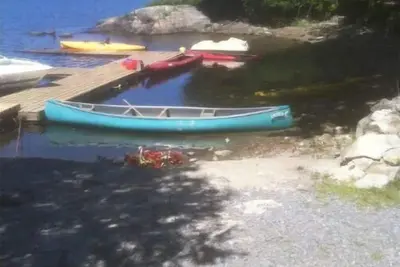 Image de A hot tub, view and lake to die for: relax on our deck and watch the loons