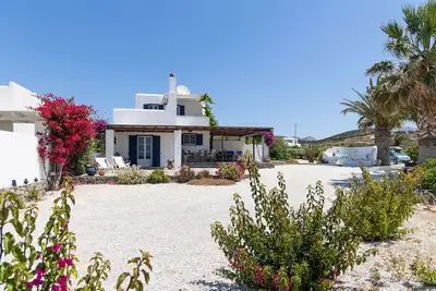 Image de Care Naxos Quiet three bedroom home on the beach Naxos Ang Hm