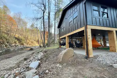 Image de Fun Creekside cabin- tubing, fishing, grilling!