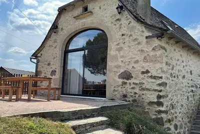 Image de Homerez - Maison charmante à Maleville avec jardin privé et parking.
