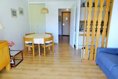 Image de À 50m des pistes de ski, 5ème étage, vue montagne, balcon, parking, télévision, casier à ski, 30m²