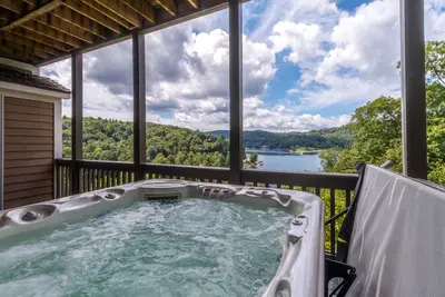 Image de Beautiful Lake Glenville Mountain Getaway