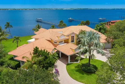 Image de Stuart Riverside Home with pool & hot tub, short drive to downtown & beaches