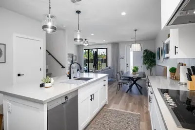 Image de 3 Bedroom Townhome in the heart of downtown Gilbert, Az - Lot 30