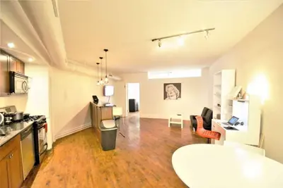 Image de ☆ Old City Oasis - Space, Light, Serenity ☆