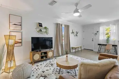 Image de Boho Inspired Apt in the heart of Tampa Bay!