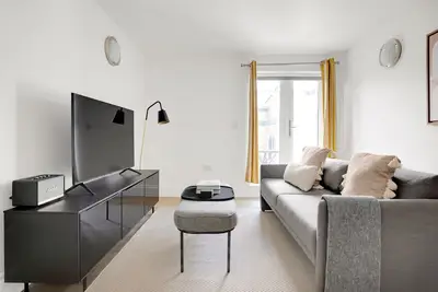 Image de Airy Brick Lane 2br w/ Balcony, nr Whitechapel, by Blueground