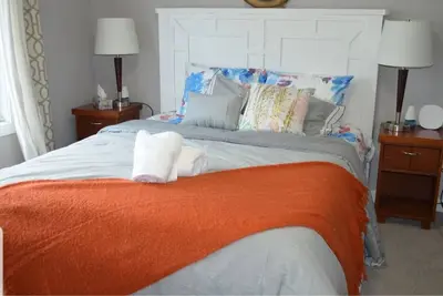 Image de Serene & Relaxing Home With King Bed, Near Calgary Airport