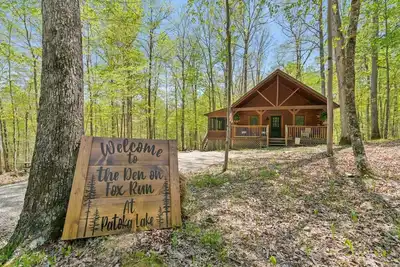 Image de Cozy cabin close to Patoka Lake main entrance!
