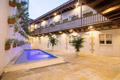 Image de 15br 2 Pools Ultra Luxury Villa In Old City