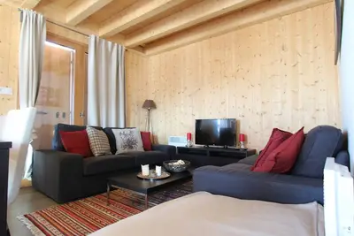 Chalet Mitoyen à Chamrousse, 8 pers, 3 niveaux, 4 chambres, Animaux admis, Terrasse Sud-Ouest