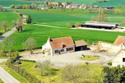Image de Gîte rénové au calme avec grand terrain, idéal télétravail, proche forêt et karting