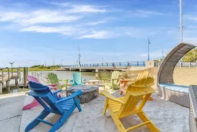 Image de BayDream: Stylish Bay Front Escape with Fire Pit