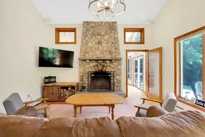 Image de Sparrowhawk Mountain Retreat | 3 Bed, 2. 5 Bath