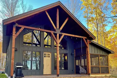 Image de Cedar Ridge | Hand-Crafted Cabin with Lake Views
